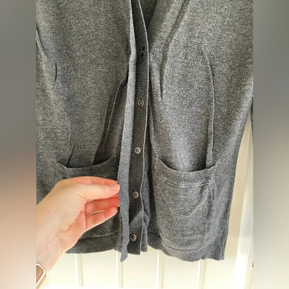 Ann Taylor Loft Charcoal Gray Boyfriend Button Up Cardigan Size Small - Picture 4 of 6